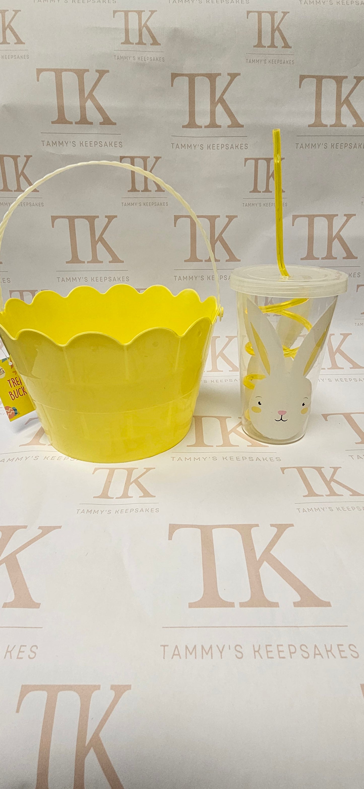 Yellow bucket and cup set